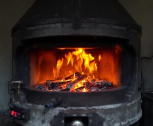 Kaminofen überhitzt? So erkennen und verhindern Sie Schäden